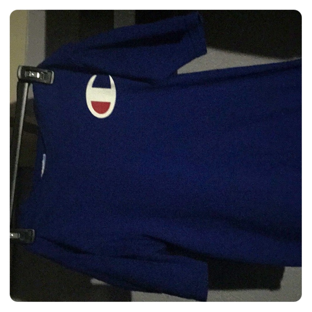 Champion simple blue t-shirt good material